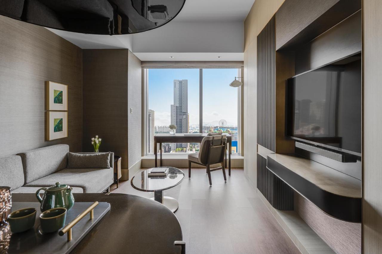 فندق Intercontinental Kaohsiung By Ihg المظهر الخارجي الصورة A suite at the hotel