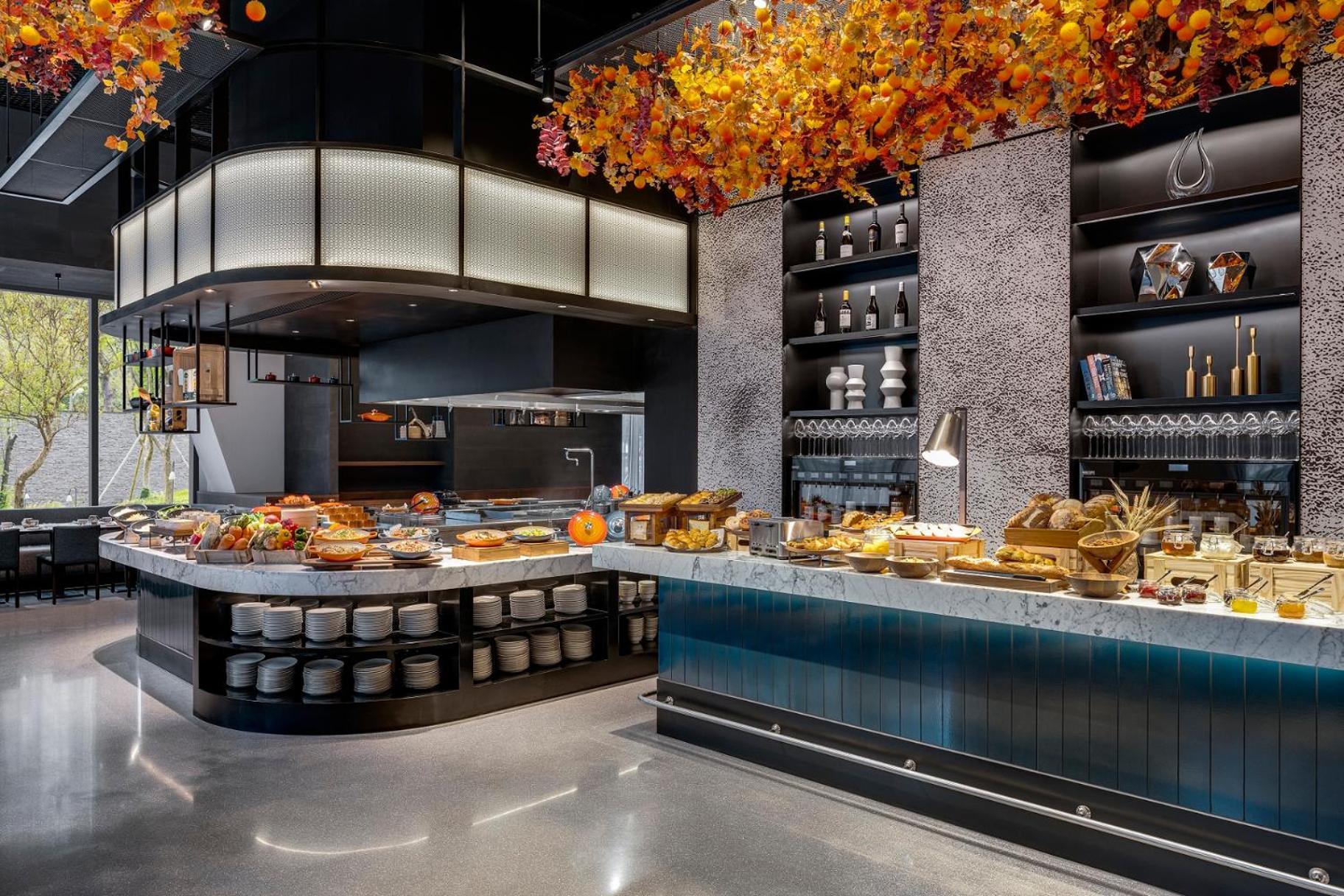 فندق Intercontinental Kaohsiung By Ihg المظهر الخارجي الصورة The buffet at the restaurant