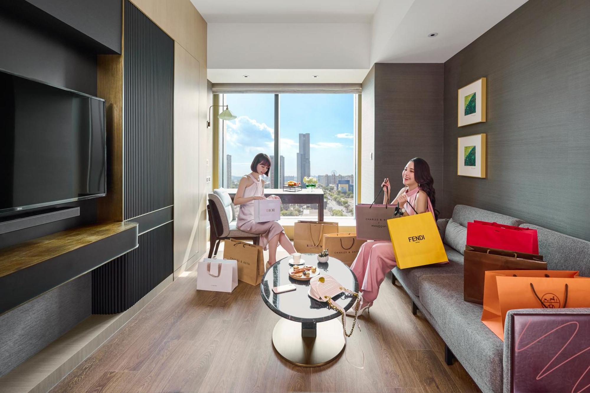 فندق Intercontinental Kaohsiung By Ihg الغرفة الصورة A typical apartment in the complex